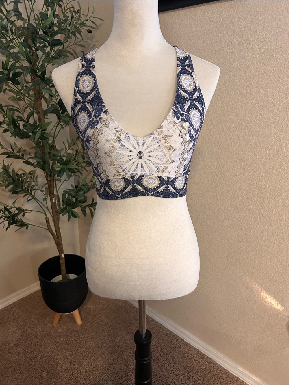 Wolven Reverie Bohemian Athletic Wear Top Racerback Sports Bra Medium